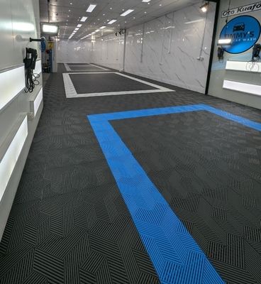 สีสัน 18 มิลลิเมตร Interlocking Workshop ดินตรา Anti slip โมดูลการจอดรถพื้น