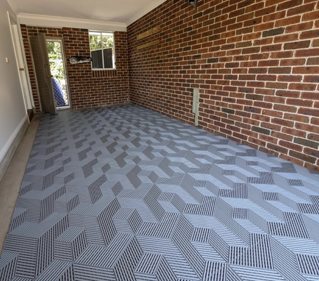 OEM Racedeck Garage Tile Epoxy Industrial Interlocking Floor Tiles ตะเบียนพื้นที่ติดต่อกัน